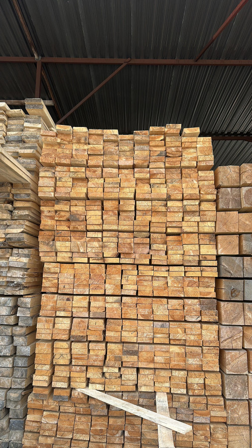 Доска обрезная 50х150х6000, Сосна. 1 сорт. Естественная влажность