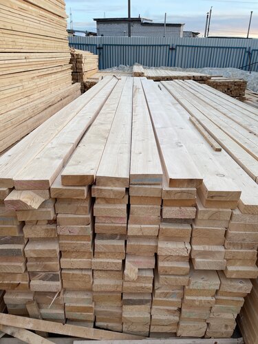 Доска обрезная 50х150х6000, Сосна. 1 сорт. Естественная влажность