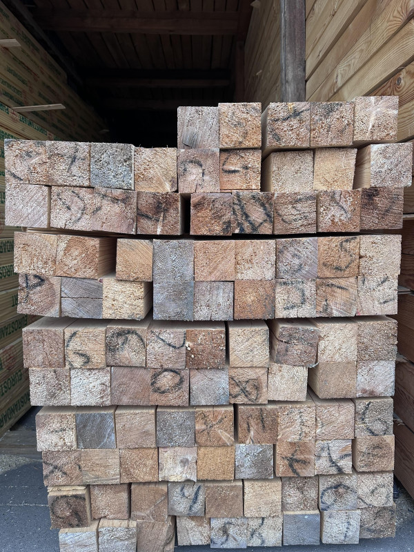 Брус обрезной 100х100х6000. ГОСТ. Сосна. 1 сорт. Естественная влажность