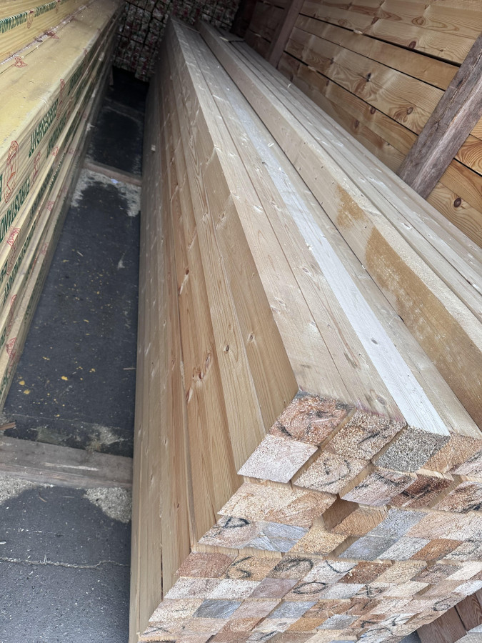 Брус обрезной 100х100х6000. ГОСТ. Сосна. 1 сорт. Естественная влажность