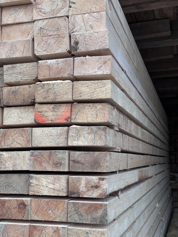 Брус обрезной 100х200х6000, ГОСТ. Сосна. 1 Сорт. Естественная влажность